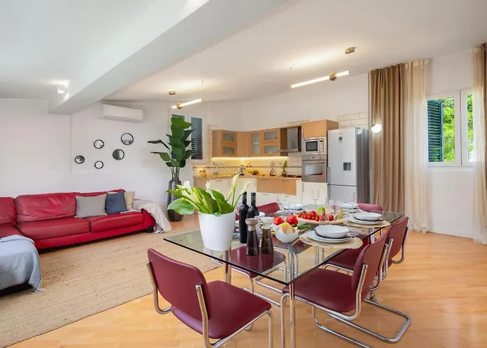 Luxury Luft Center