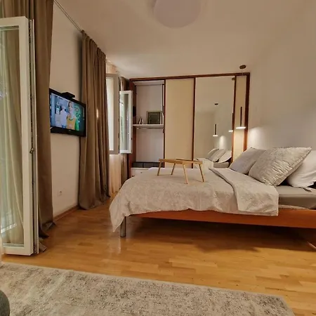 Luxury Luft Center