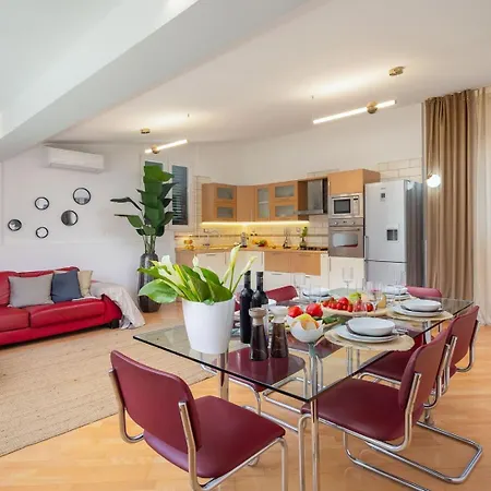Luxury Luft Center