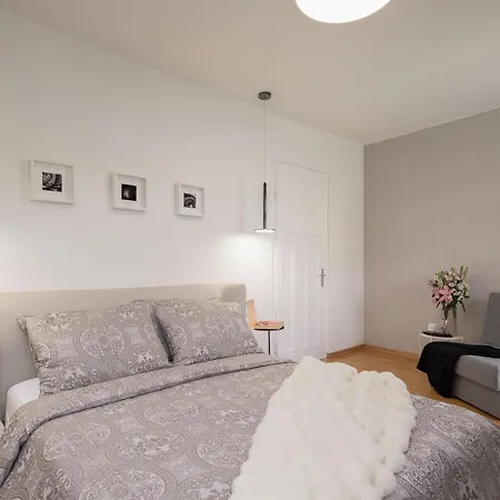 Luxury Luft Center *