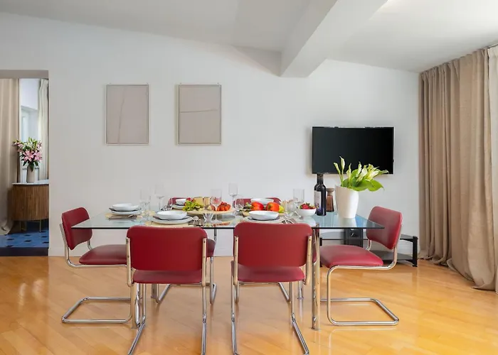 Luxury Luft Center *