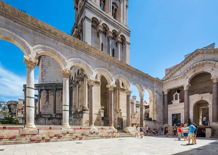 Luxury Luft Center *