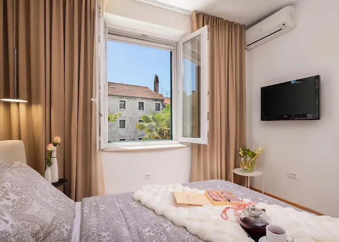 Luxury Luft Center *