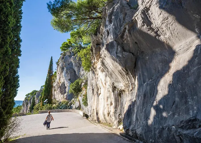 Luxury Luft Center *