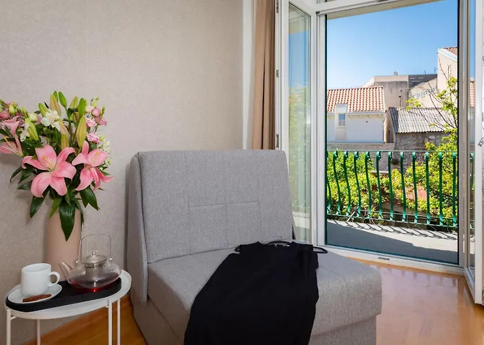 Luxury Luft Center *